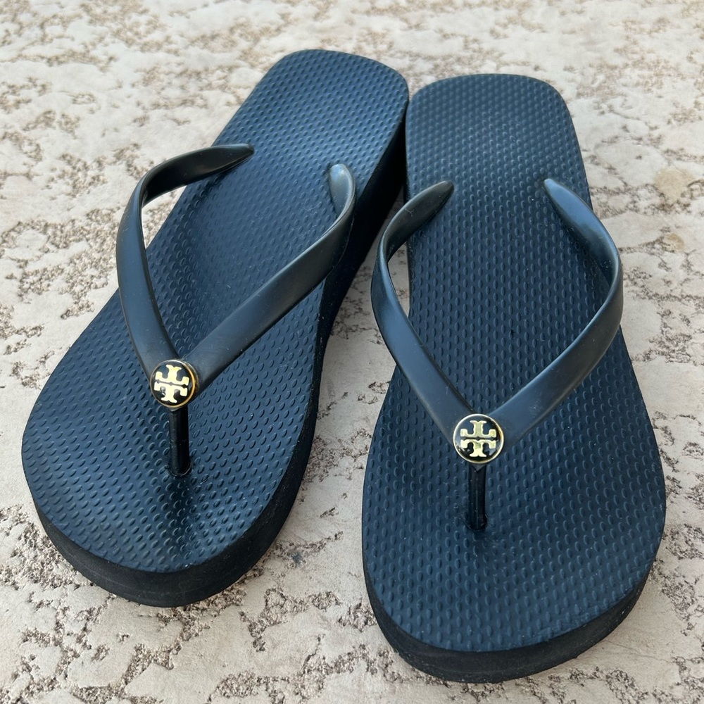 Tory Burch Women's Black Thandie Wedge Flip Flop Sandals